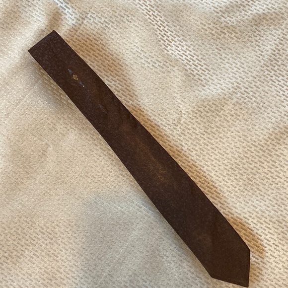 Vintage Men’s Skinny Tie - brown with subtle blue pattern and groovy emblem - Picture 2 of 7